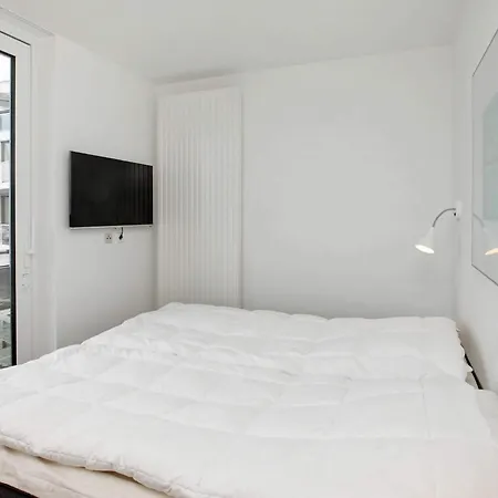 6 Person In Apartamento